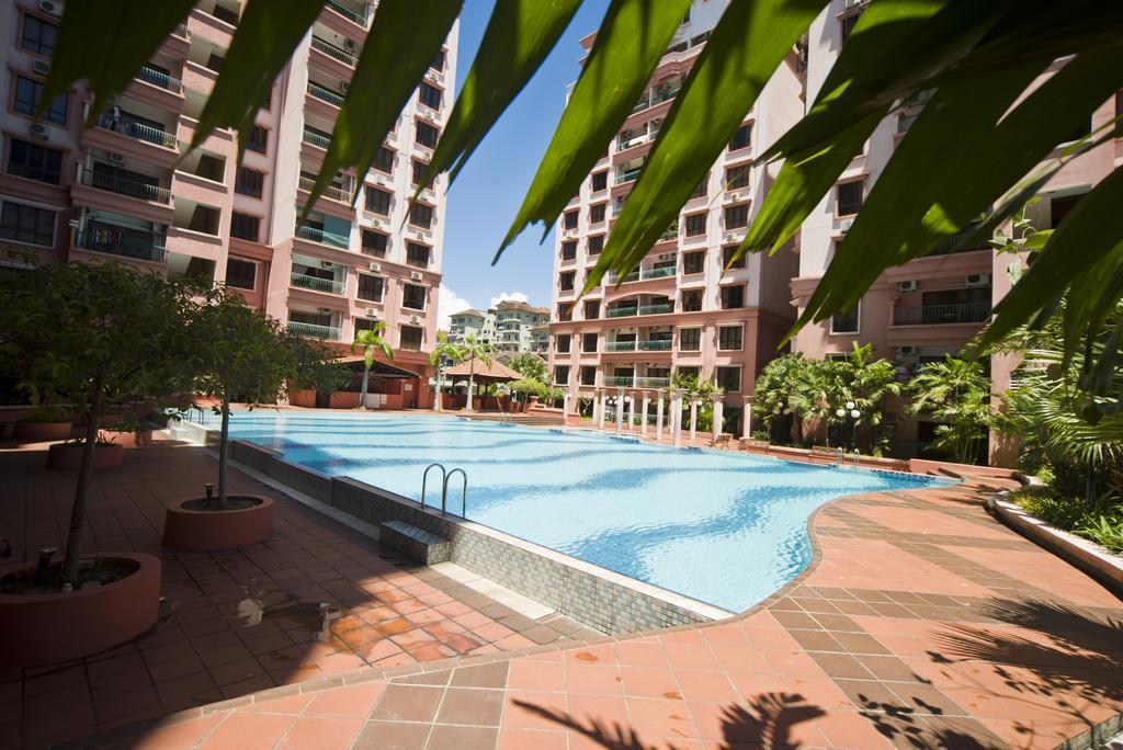 Nana Marina Court Apartment Kota Kinabalu Exterior photo